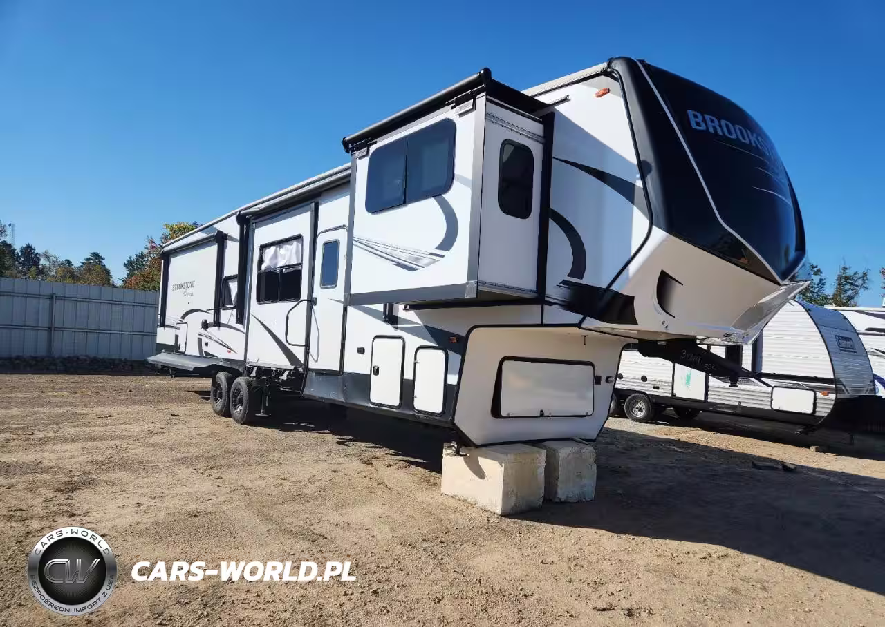 2025 Coach Brookstone