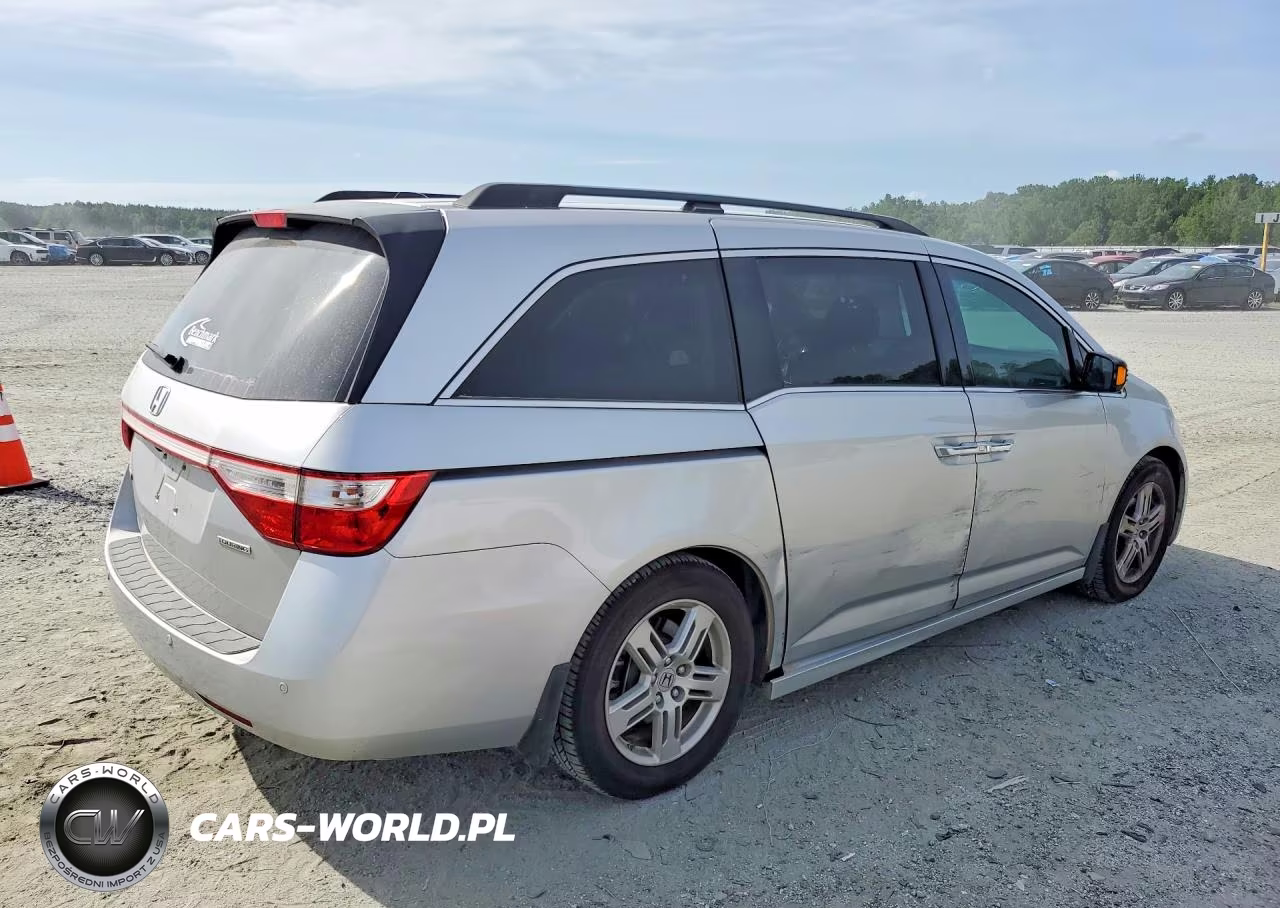 2011 Honda Odyssey Touring VIN:5FNRL5H97BB093103 - 3