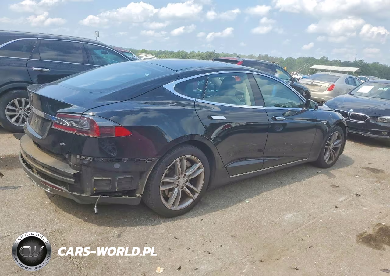 2015 Tesla Model S 85 VIN:5YJSA1H10FF080743 - 3