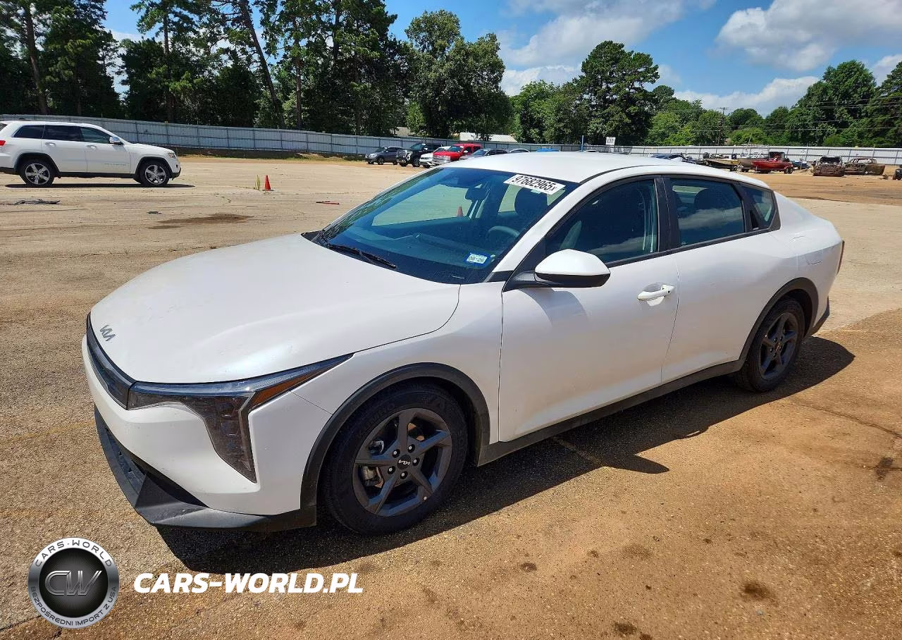 2025 KIA K4 LX – zdjęcie 1 z 12