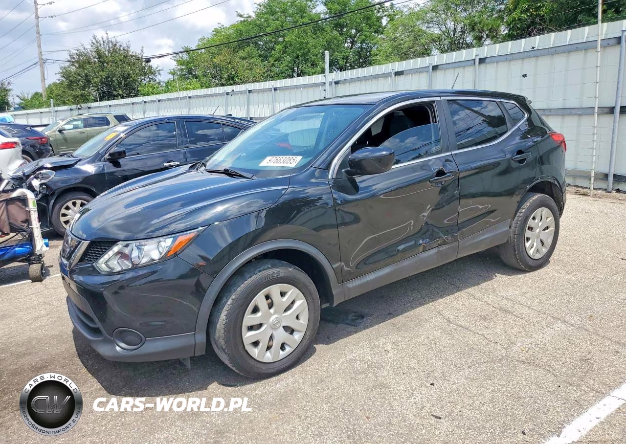 2018 Nissan Rogue Sport S – zdjęcie 1 z 13
