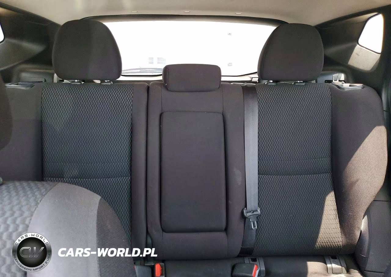 2018 Nissan Rogue Sport S VIN:JN1BJ1CP8JW155238 - 10