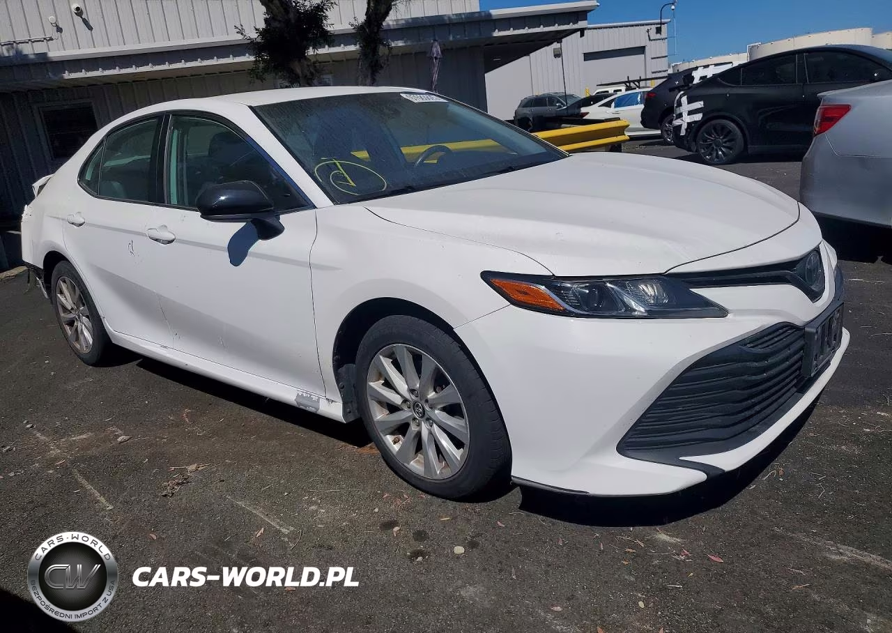 2019 Toyota Camry Le VIN:4T1B11HK2KU687796 - 4