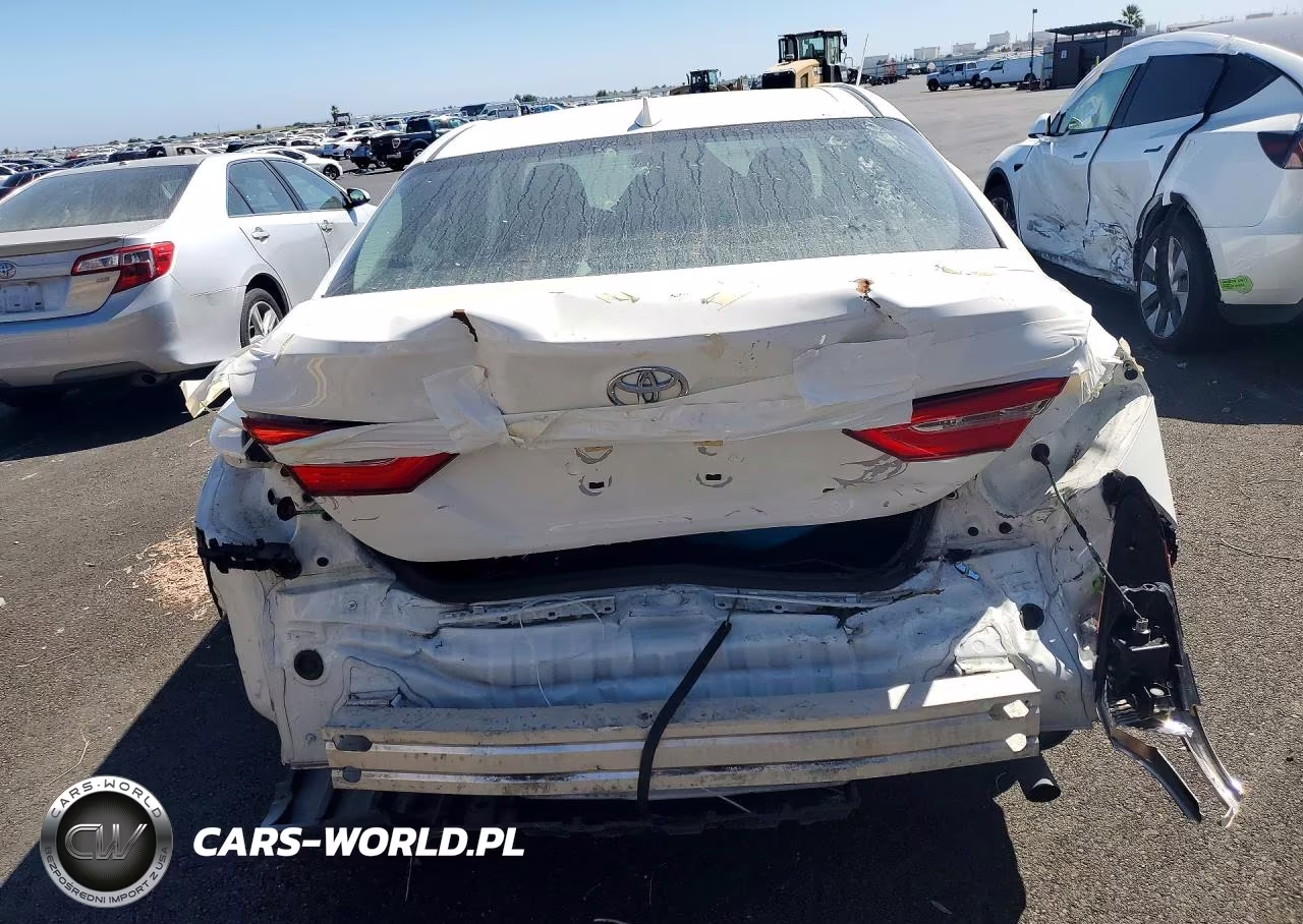 2019 Toyota Camry Le VIN:4T1B11HK2KU687796 - 6