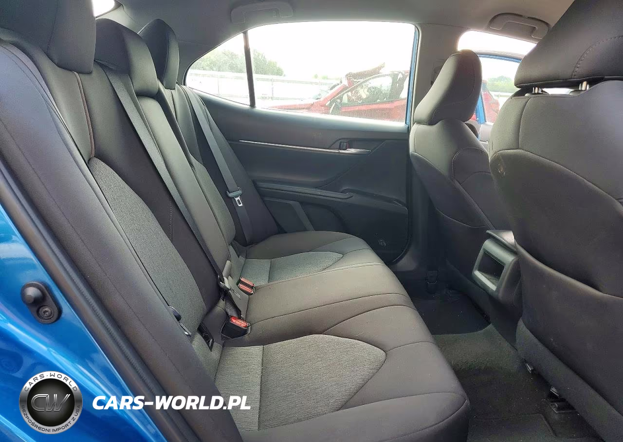 2019 Toyota Camry Le VIN:4T1B11HK2KU285714 - 10