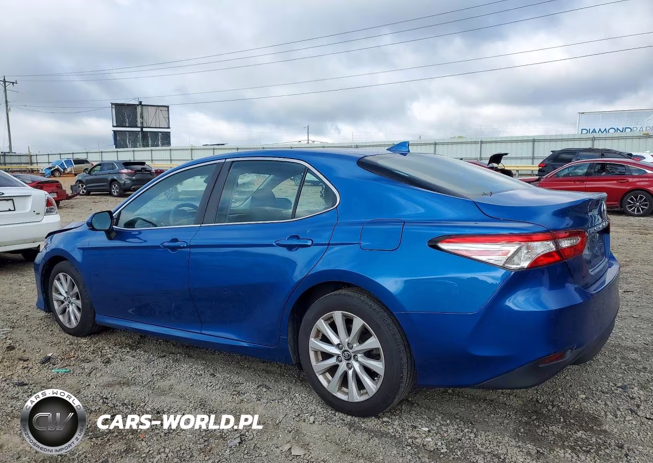 2019 Toyota Camry Le VIN:4T1B11HK2KU285714 - 2