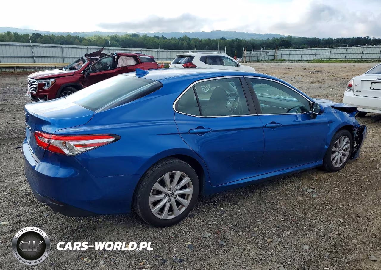 2019 Toyota Camry Le VIN:4T1B11HK2KU285714 - 3