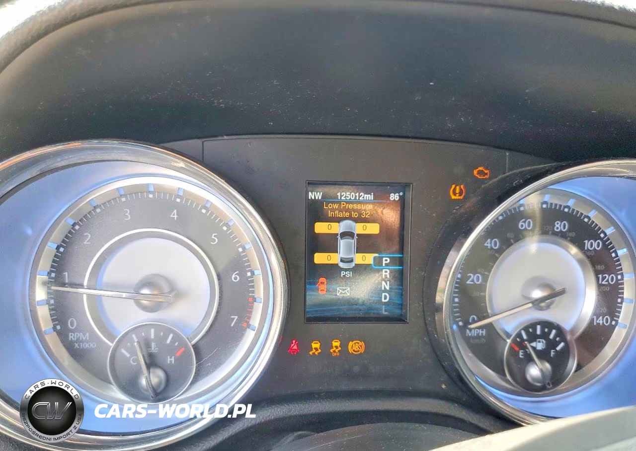 2014 Chrysler 300C VIN:2C3CCAEG8EH303874 - 9