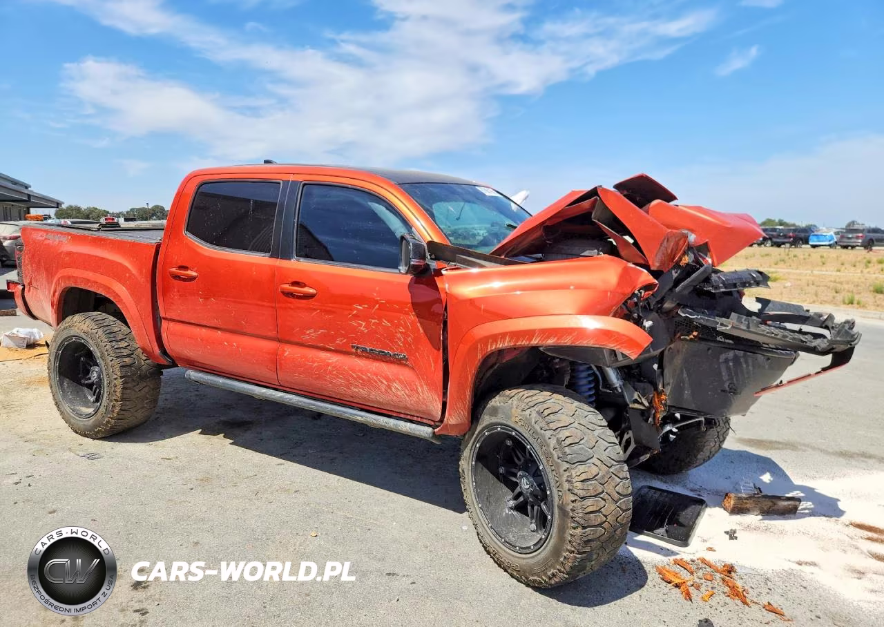 2017 Toyota Tacoma Trd Sport VIN:3TMCZ5AN6HM050579 - 4