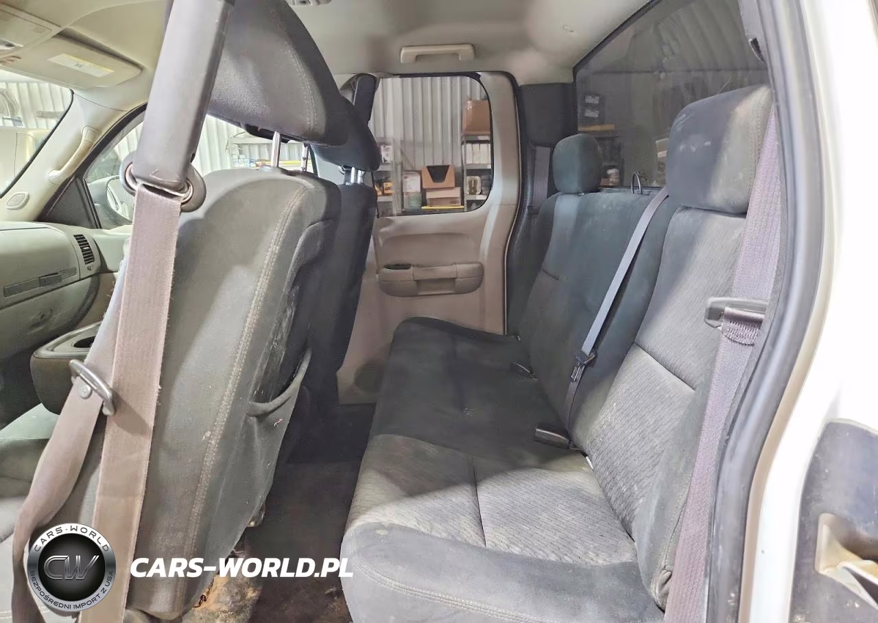 2011 Chevrolet Silverado C1500 VIN:1GCRCPE02BZ298209 - 10