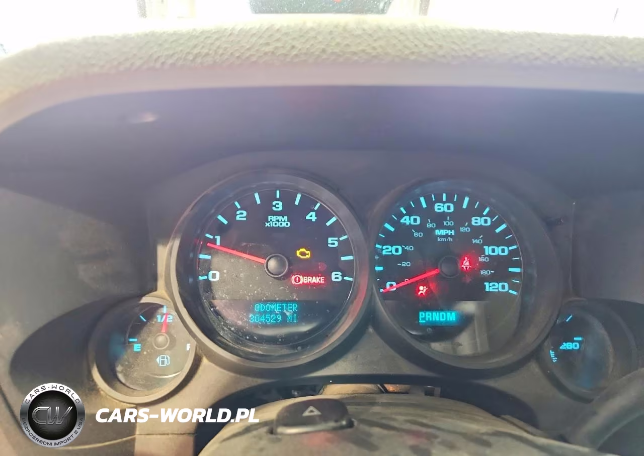 2011 Chevrolet Silverado C1500 VIN:1GCRCPE02BZ298209 - 9