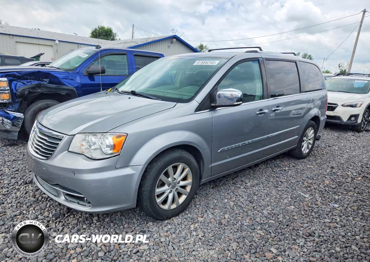 2016 Chrysler Town & Country Limited Platinum – zdjęcie 1 z 13
