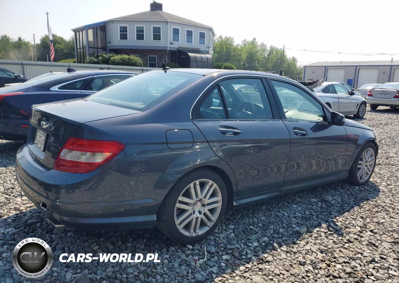 2011 Mercedes-Benz C 300 4Matic VIN:WDDGF8BB3BR133995 - 3
