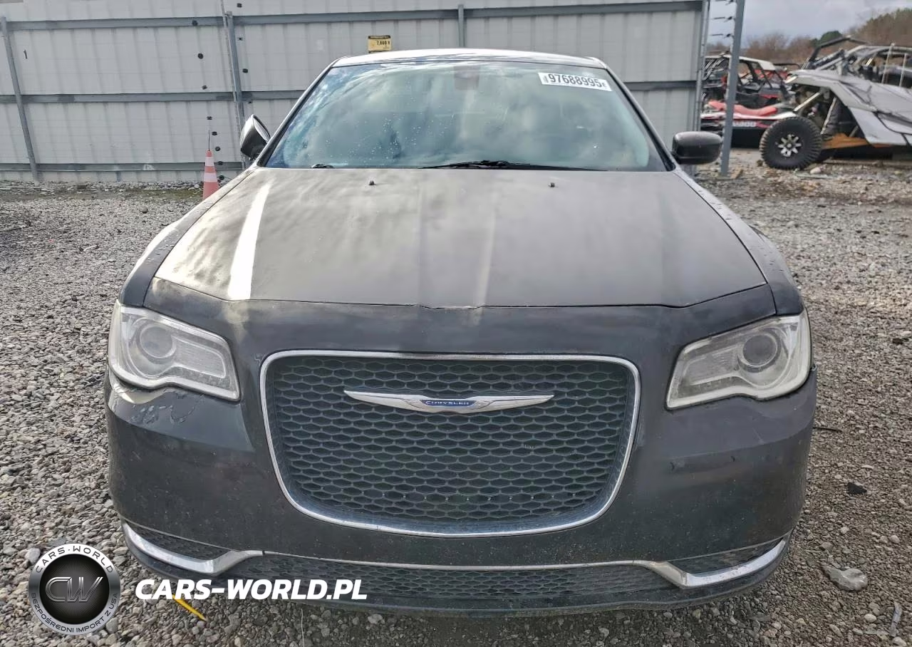 2016 Chrysler 300 Limited VIN:2C3CCAAG6GH295590 - 5