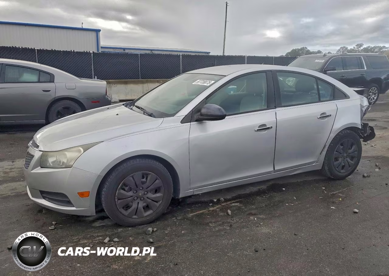 2013 Chevrolet Cruze – zdjęcie 1 z 12