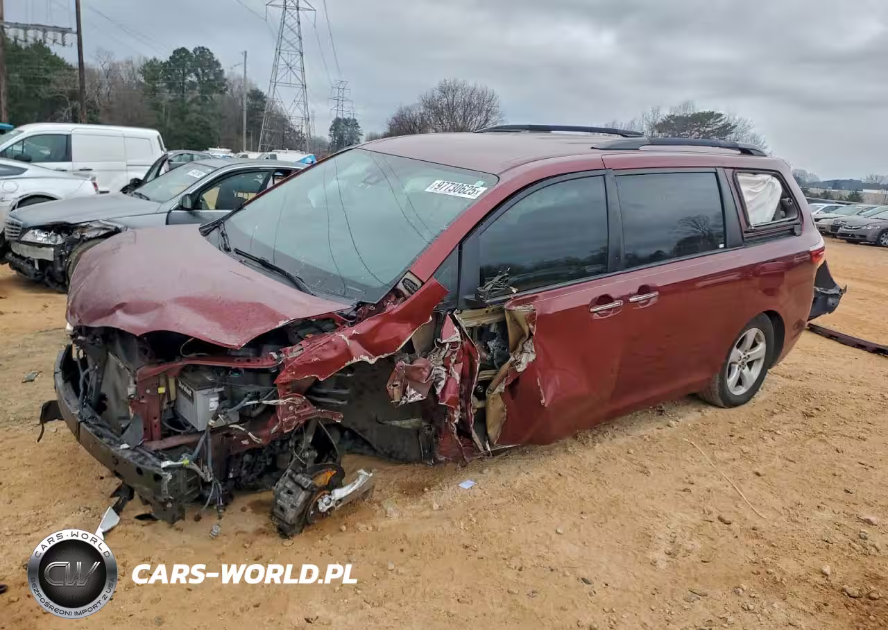 2019 Toyota Sienna Le