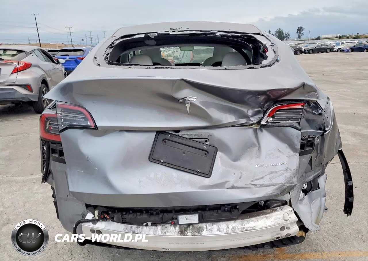 2025 Tesla Model Y VIN:7SAYGDEE1SF287088 - 6