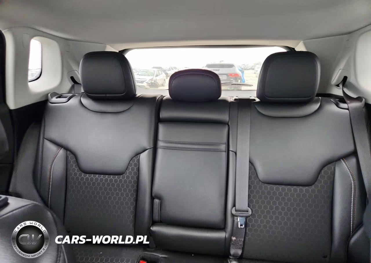 2019 Jeep Compass Latitude VIN:3C4NJDBBXKT664093 - 10