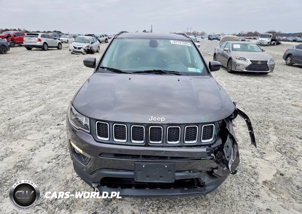 2019 Jeep Compass Latitude VIN:3C4NJDBBXKT664093 - 5