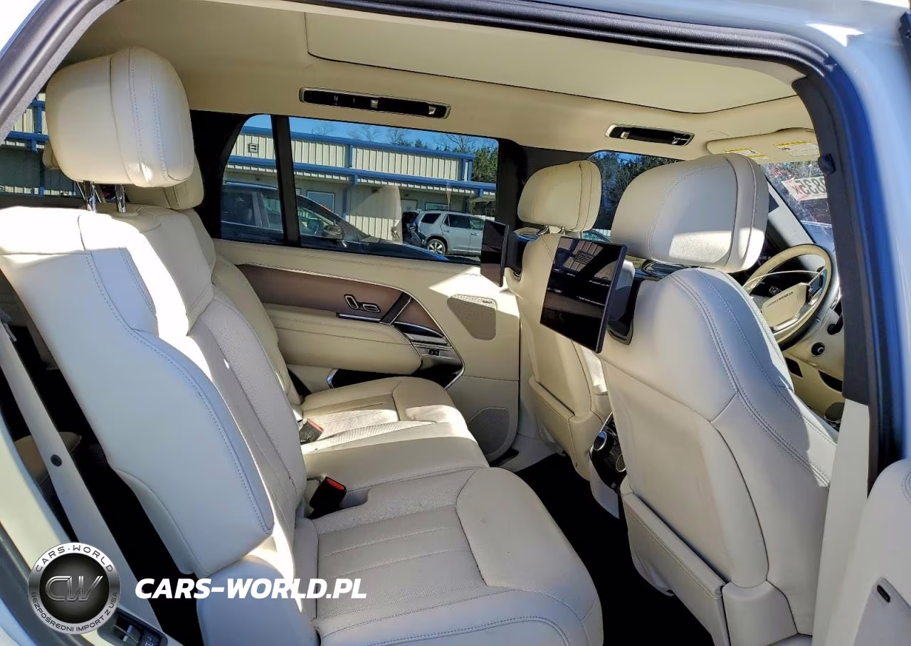 2023 Land Rover Range Rover Se VIN:SALKPBE74PA082849 - 11