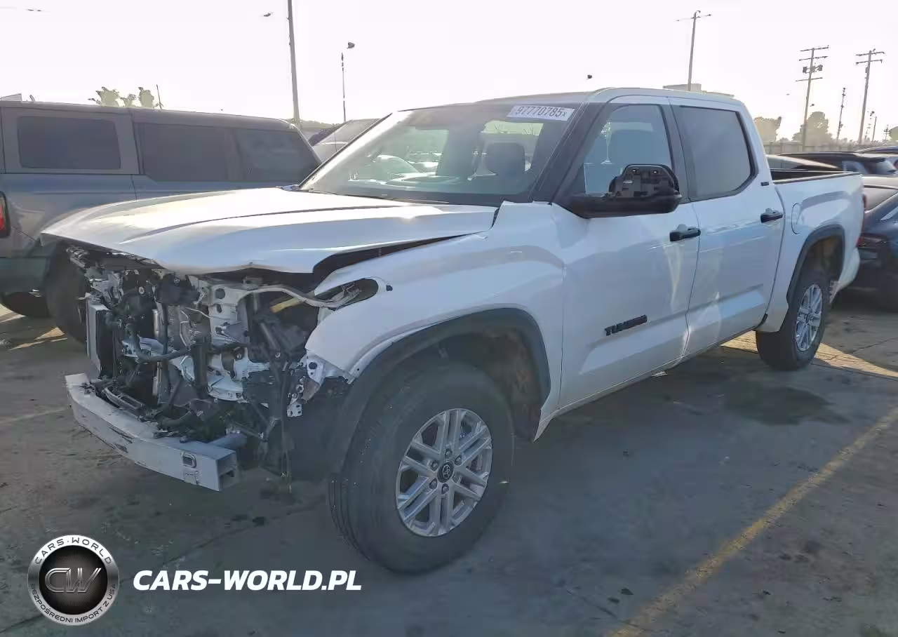 2025 Toyota Tundra Crewmax Sr