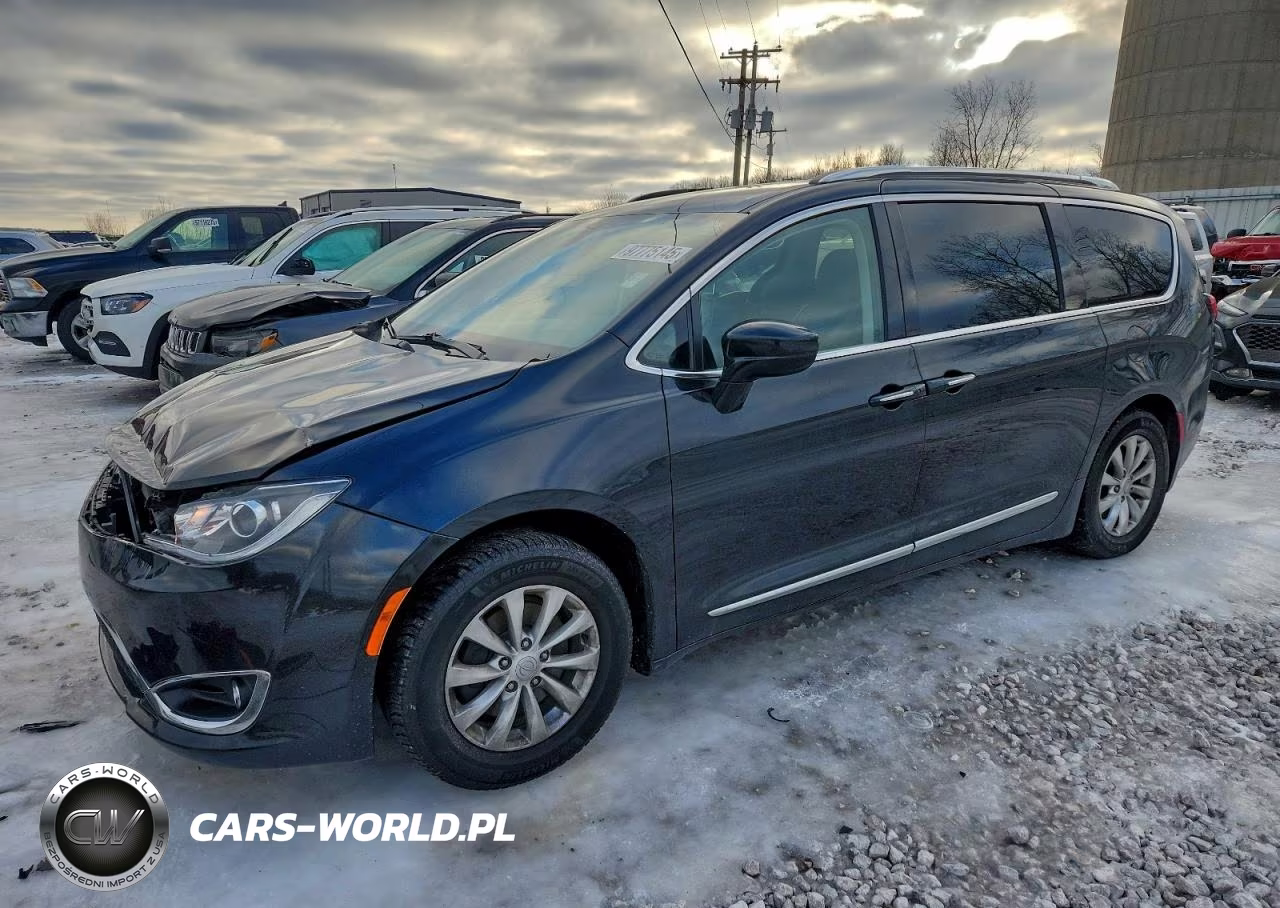 2018 Chrysler Pacifica Touring L Plus