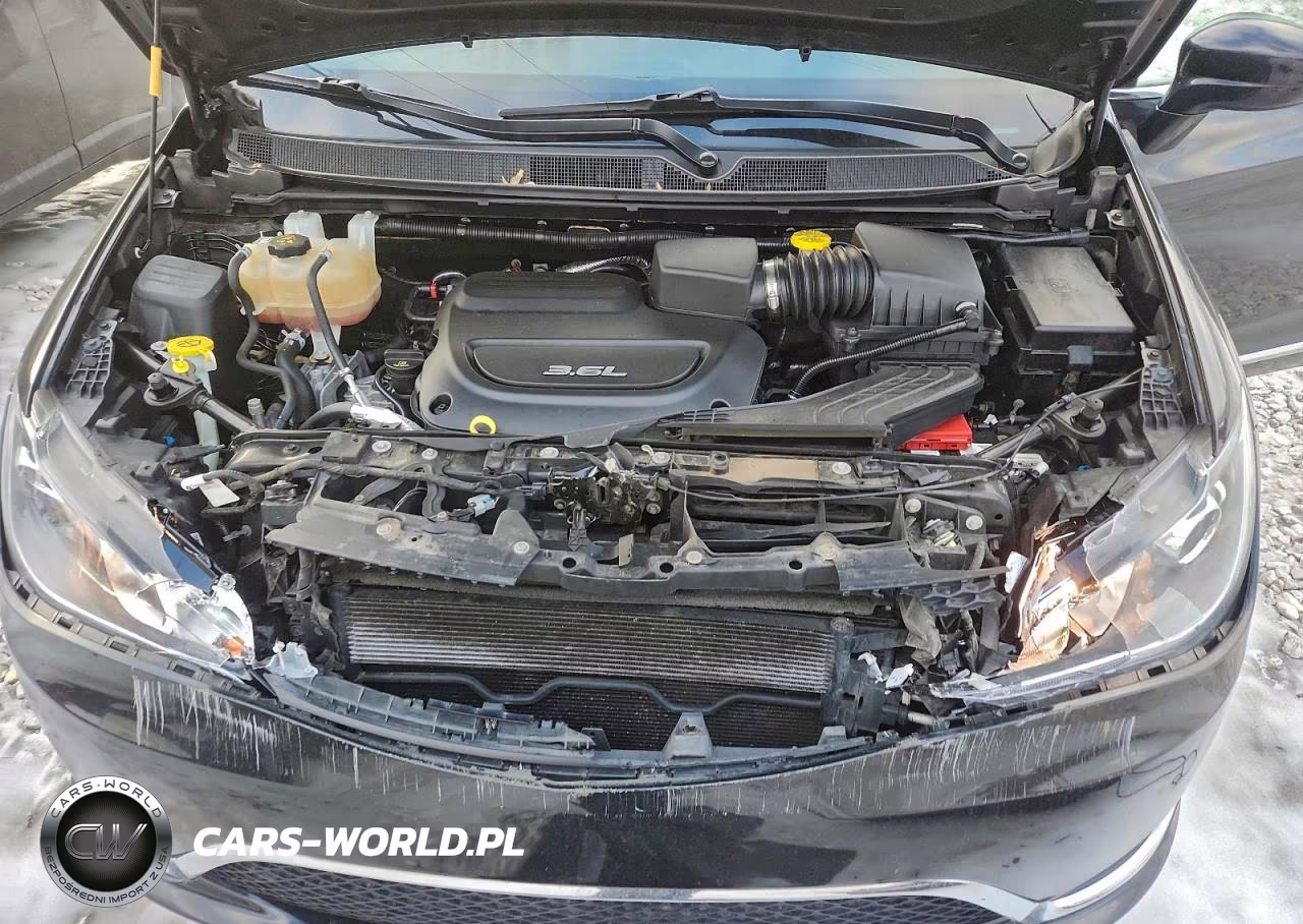 2018 Chrysler Pacifica Touring L Plus VIN:2C4RC1EG5JR228495 - 12