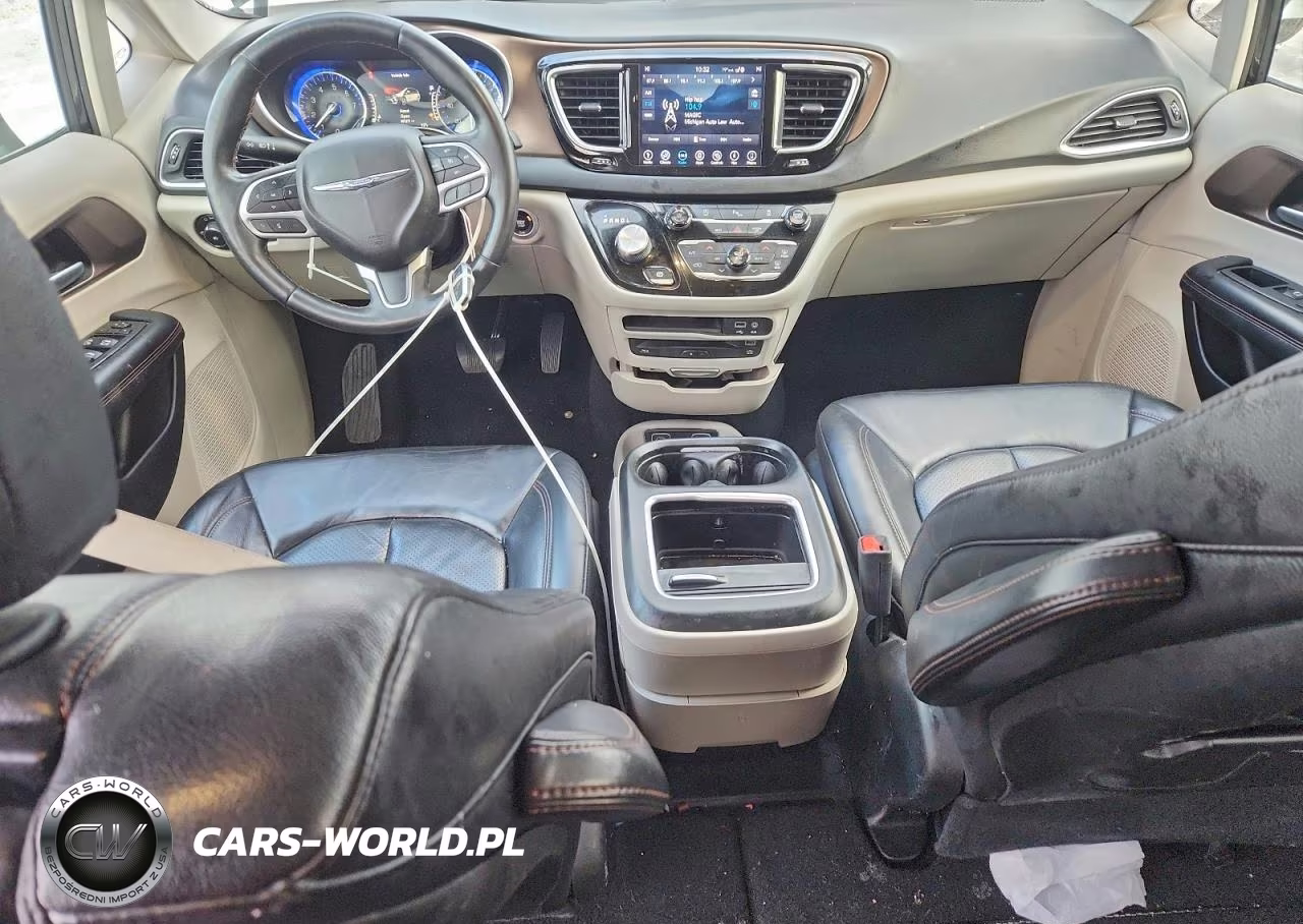 2018 Chrysler Pacifica Touring L Plus VIN:2C4RC1EG5JR228495 - 8