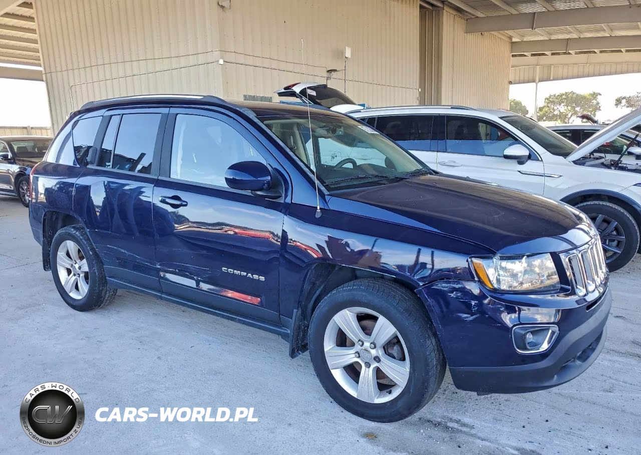 2015 Jeep Compass Latitude VIN:1C4NJDEB3FD162971 - 4