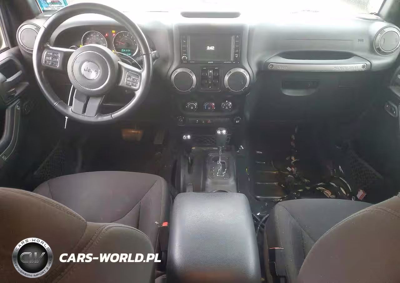 2016 Jeep Wrangler Unlimited Sport VIN:1C4BJWDG6GL333425 - 8