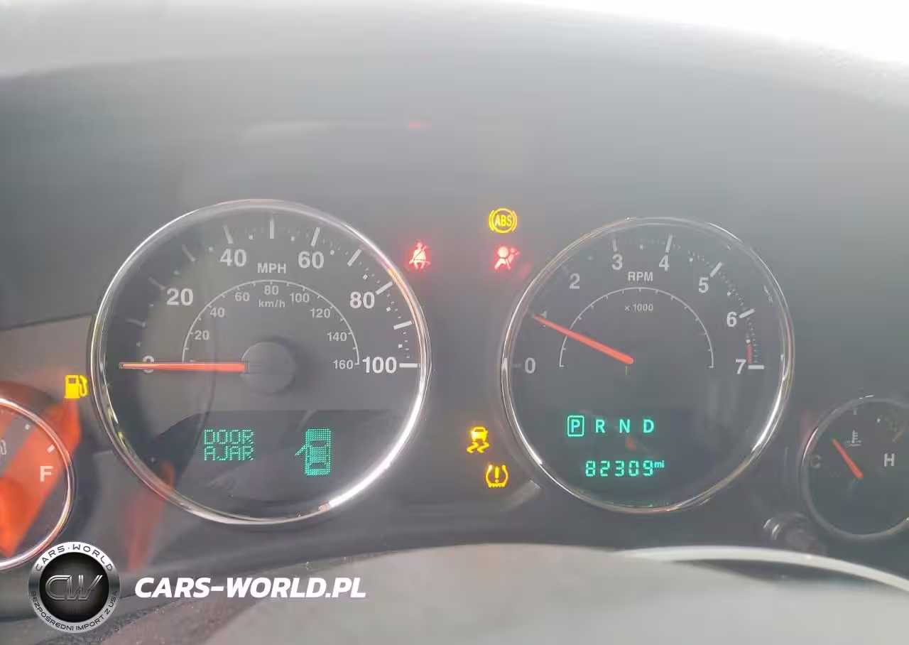 2016 Jeep Wrangler Unlimited Sport VIN:1C4BJWDG6GL333425 - 9