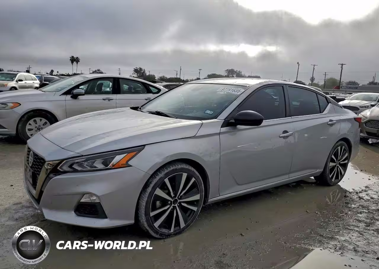 2022 Nissan Altima Sr