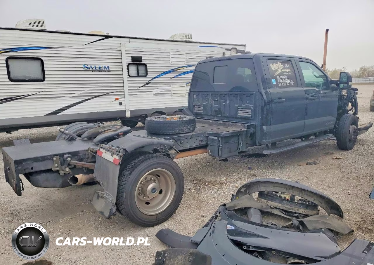 2024 Ford F550 Super Duty Truck Cab And Chassis VIN:1FD0W5HT2REC32492 - 3
