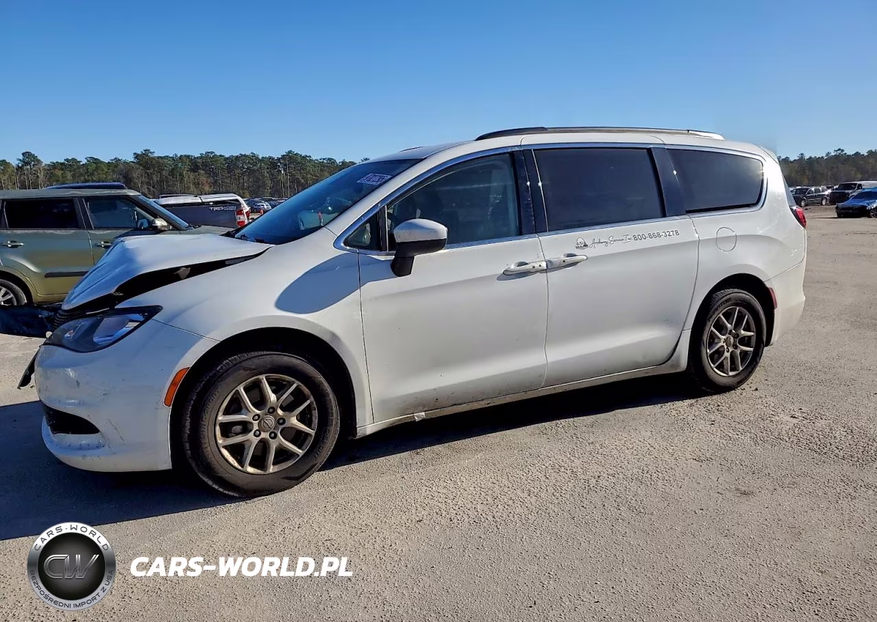 2020 Chrysler Voyager Lxi