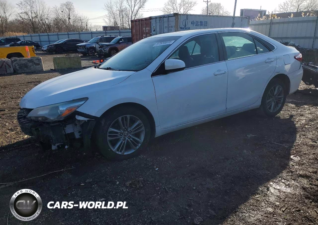 2015 Toyota Camry – zdjęcie 1 z 13