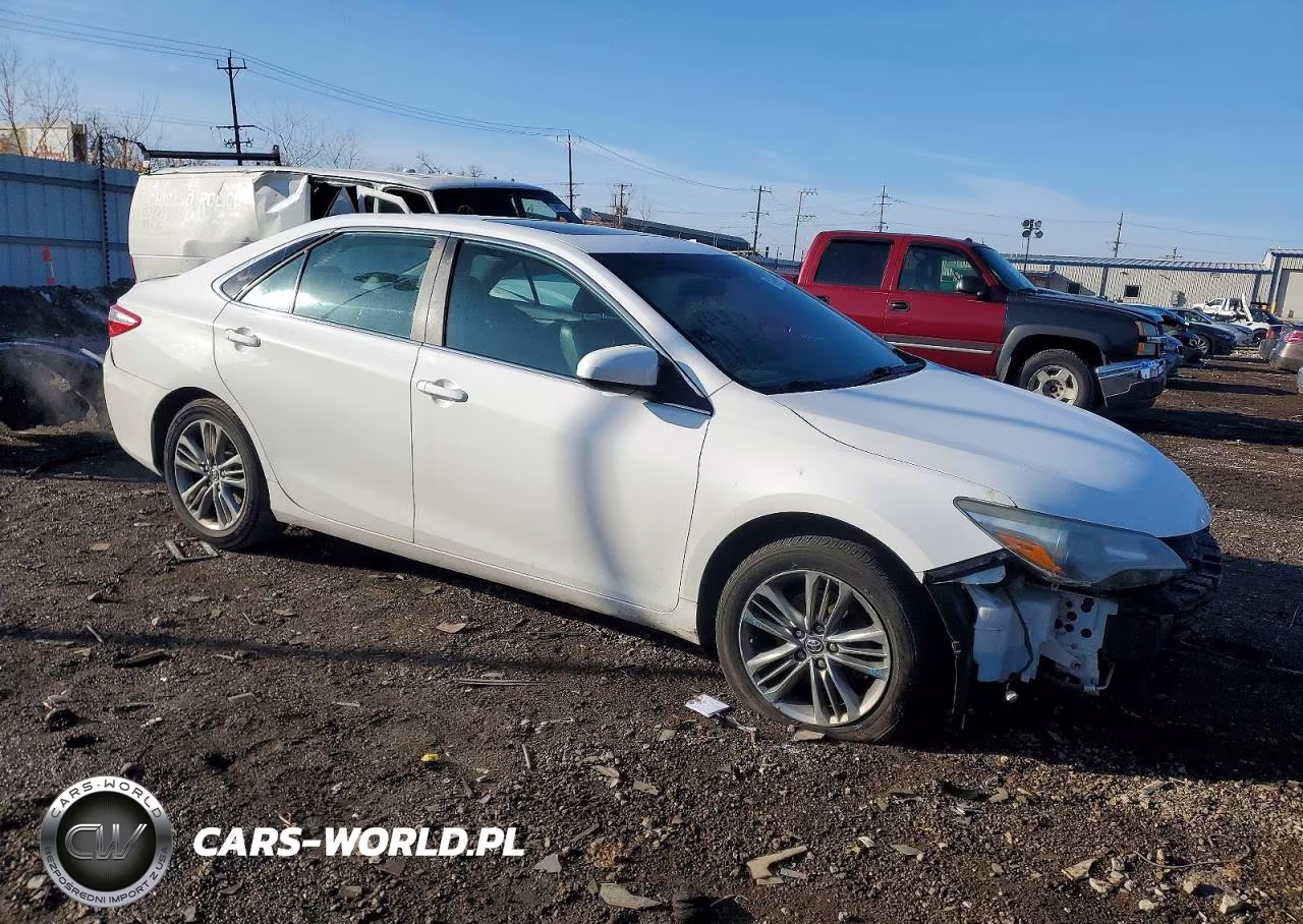 2015 Toyota Camry VIN:4T1BF1FK0FU092889 - 4