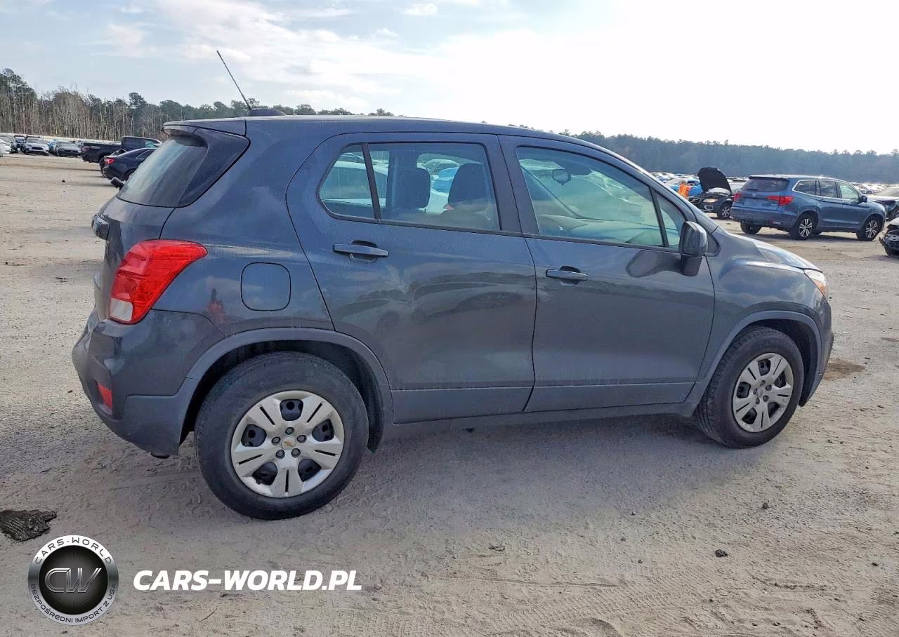 2019 Chevrolet Trax Ls VIN:3GNCJKSB5KL163695 - 3