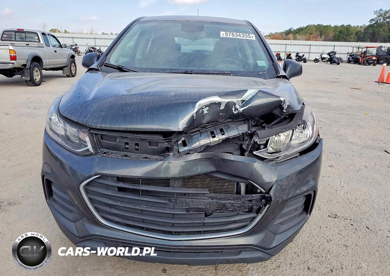 2019 Chevrolet Trax Ls VIN:3GNCJKSB5KL163695 - 5