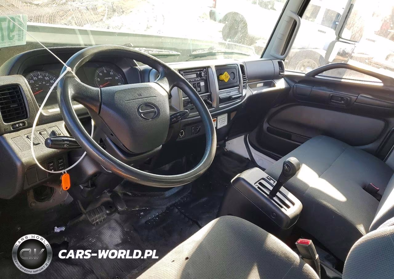 2019 Hino 268A Box Truck VIN:5PVNJ8JVXK4S71641 - 8