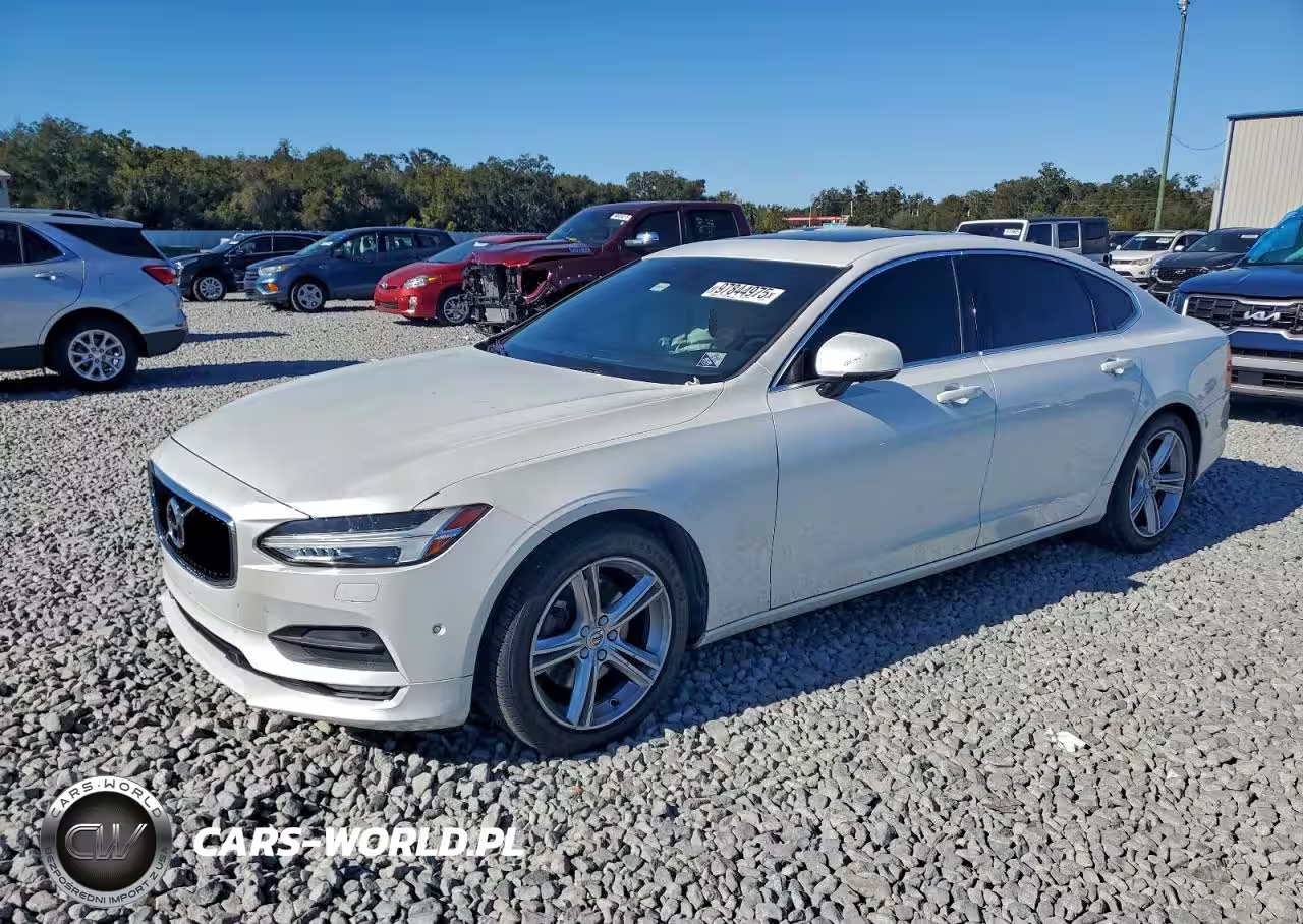 2018 Volvo S90 T5 Momentum