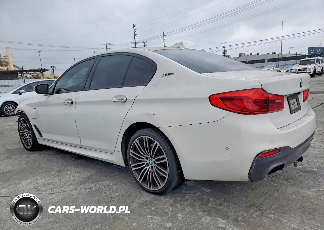 2018 BMW 530E VIN:WBAJA9C57JB252019 - 2