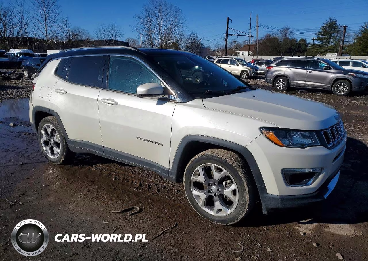 2018 Jeep Compass Limited VIN:3C4NJCCB4JT301733 - 4