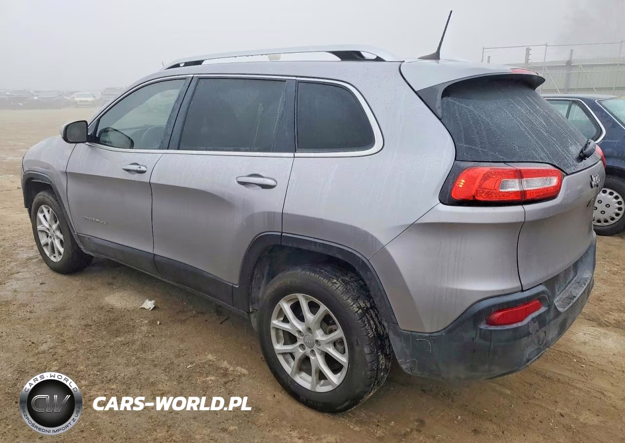 2018 Jeep Cherokee Latitude VIN:1C4PJLCB5JD566675 - 2