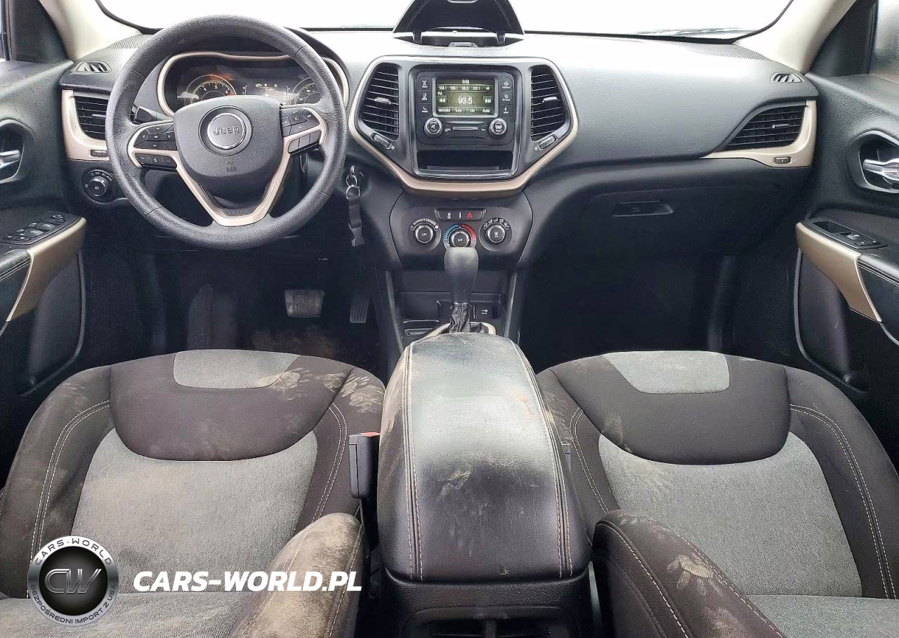 2018 Jeep Cherokee Latitude VIN:1C4PJLCB5JD566675 - 8
