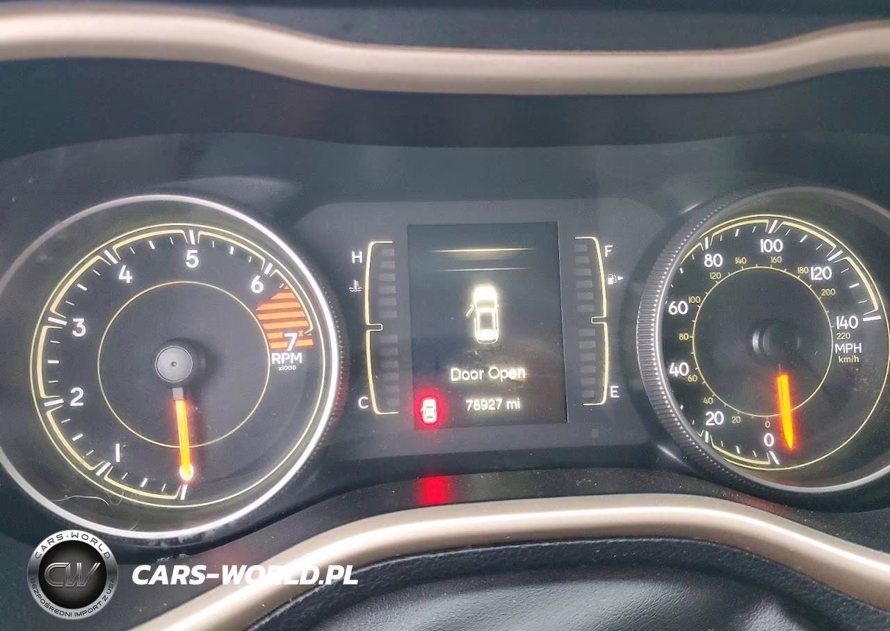 2018 Jeep Cherokee Latitude VIN:1C4PJLCB5JD566675 - 9