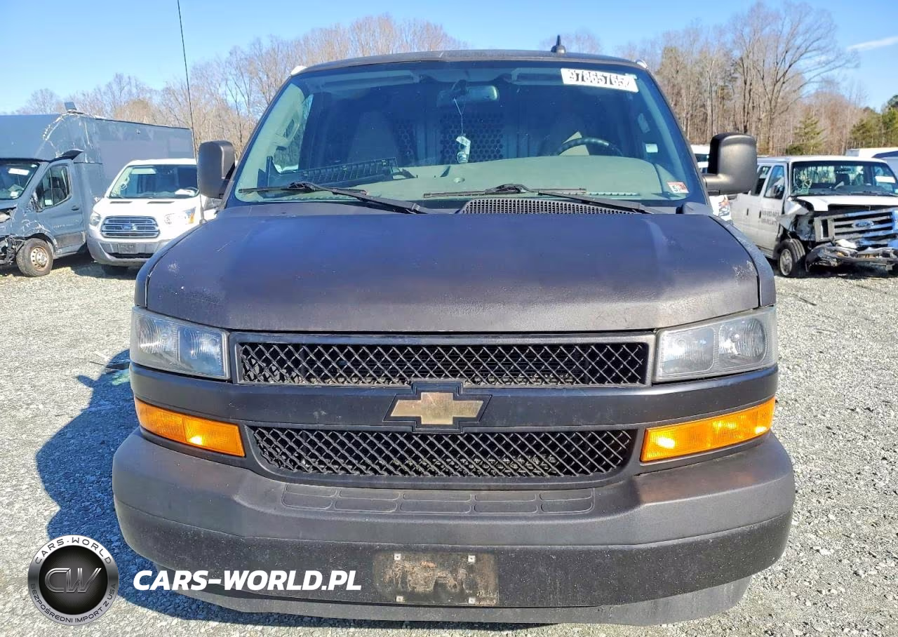 2018 Chevrolet Express 2500 Delivery Van VIN:1GCWGBFP4J1241223 - 5