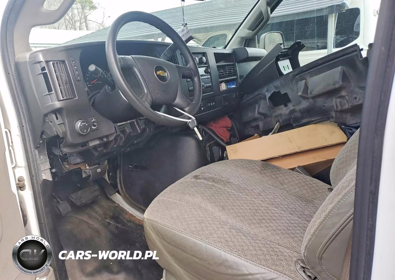 2018 Chevrolet Express 2500 Delivery Van VIN:1GCWGBFP4J1241223 - 7