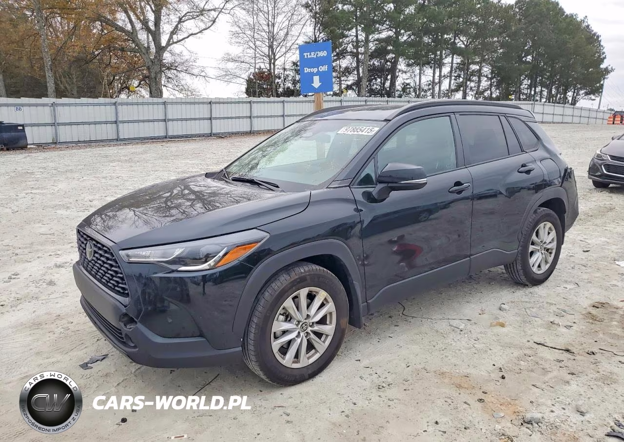 2023 Toyota Corolla Cross Le – zdjęcie 1 z 13