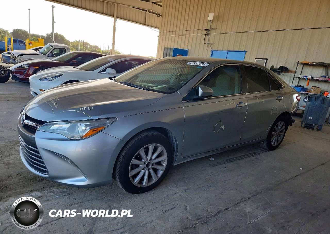 2016 Toyota Camry Le – zdjęcie 1 z 12