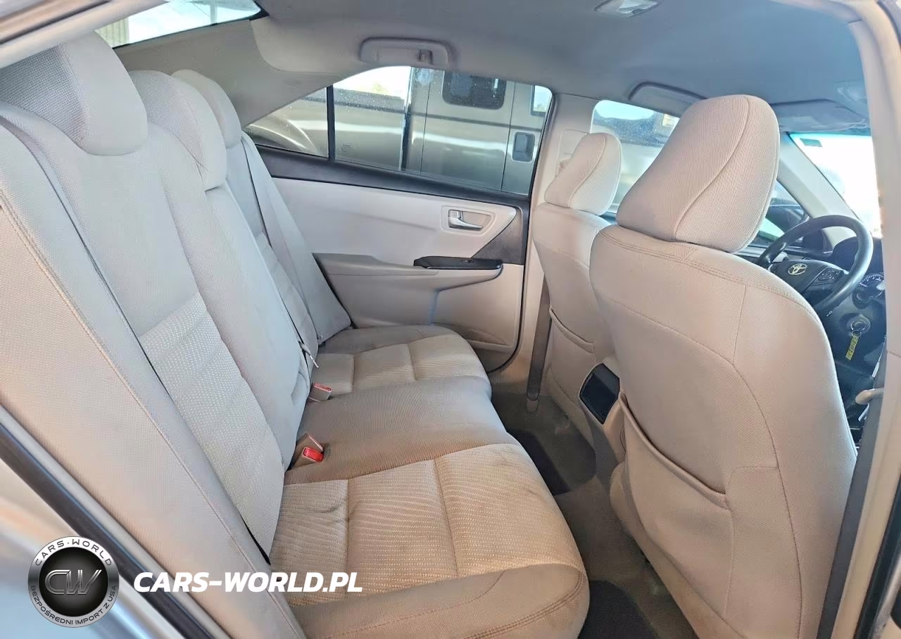 2016 Toyota Camry Le VIN:4T1BF1FK5GU225583 - 10